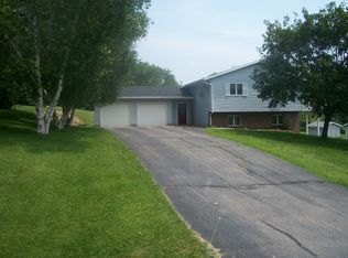 N4628 Timbercrest Dr E, Onalaska, WI 54650