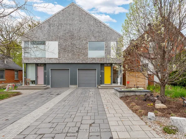 23 Helena St #A, Ottawa, ON K1Y 3M7