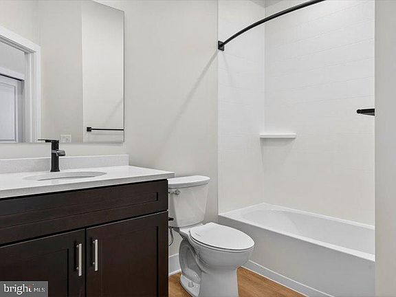 5th image of 624 Main St #322