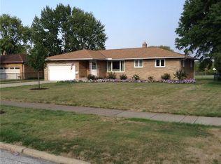 5705 Skyline Dr, Seven Hills, OH