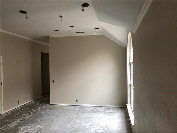 5th image of 5913 Sandalwood Dr