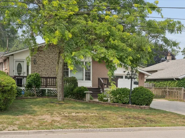 970 Timmins Gdns, Pickering, ON L1W 2L2