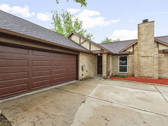 2nd image of 2919 Forest Hills Dr