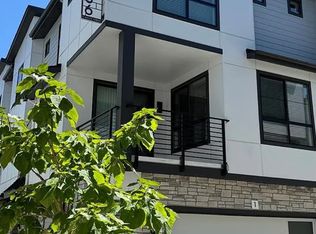 2066 S Holly St UNIT 3, Denver, CO 80222
