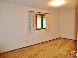 7721 SE Paulen Rd, Berryton, KS 66409