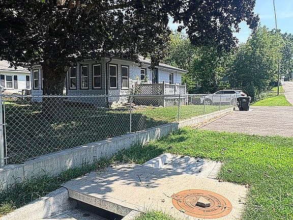 4th image of 11609 E 16th St S