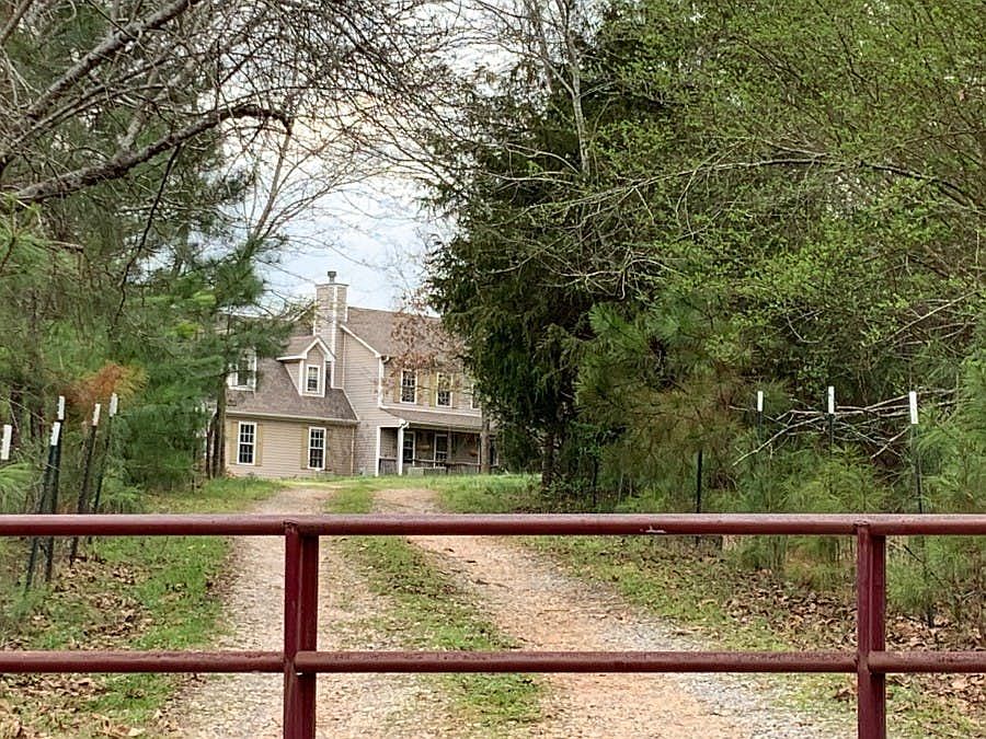 1st image of 3736 Meeks Dr