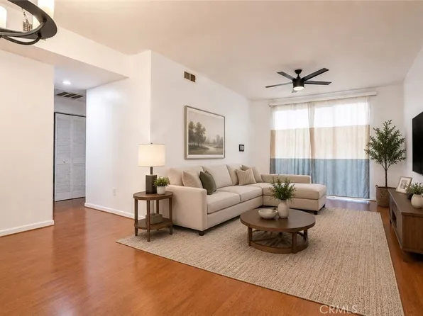 1801 E Katella Ave APT 1076, Anaheim, CA 92805