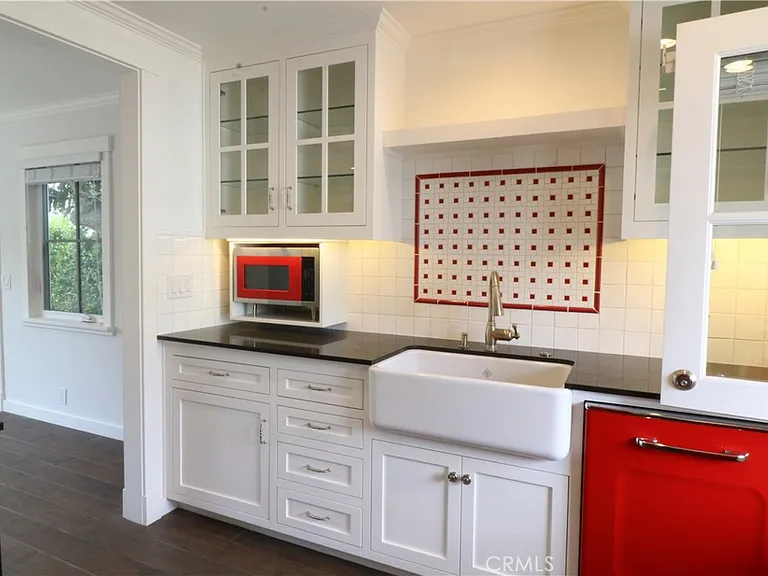 334 Cypress Dr — Photo 4