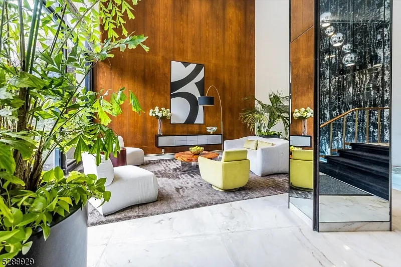 2 bed, 2.0 bath, $4,750 — Photo 2