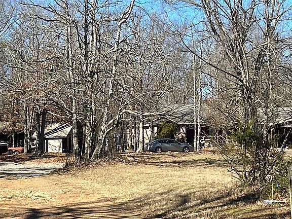 2nd image of 2795 E Mountain Rd