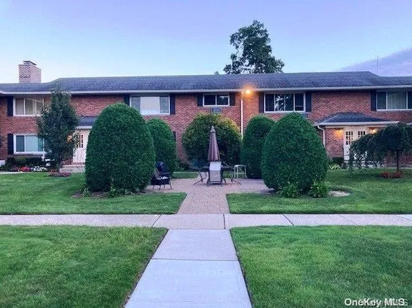 132 Edmunton Drive #C15, North Babylon, NY 11703