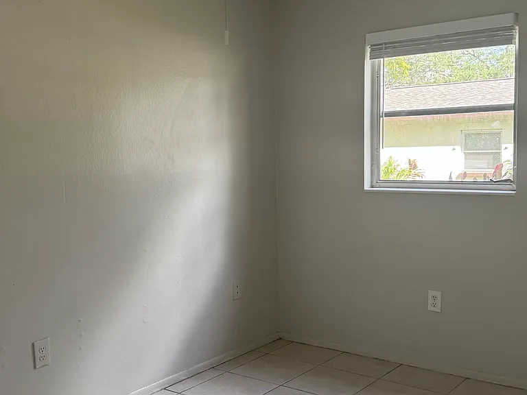 710 5th Ave NE #710 — Photo 6