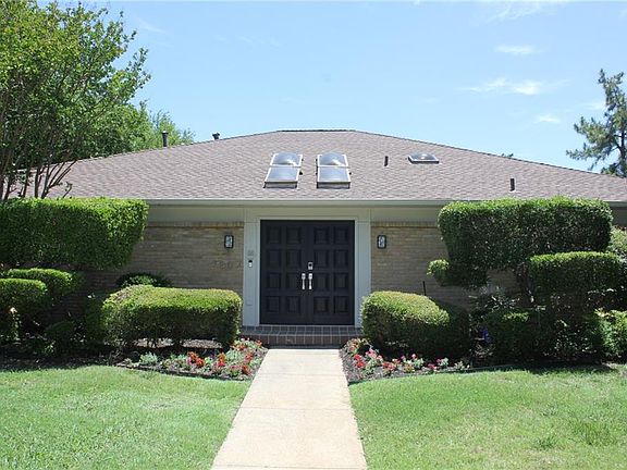 3rd image of 4804 Meadowcreek Dr