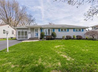 44 Gladmar Dr, Rochester, NY 14622