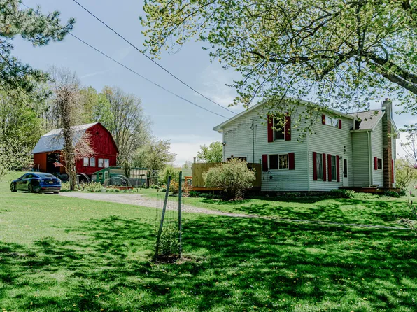 3576 S Luce Ave, Fremont, MI 49412