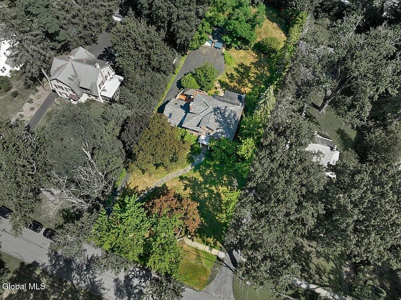 3rd image of 19 Sunnyside Road