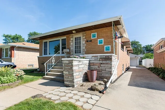 2829 W 100th Pl photo 1
