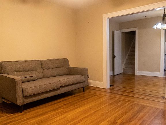 4th image of 1827 Emerson Ave