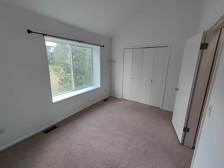2092 Bristlecone Dr — Photo 8