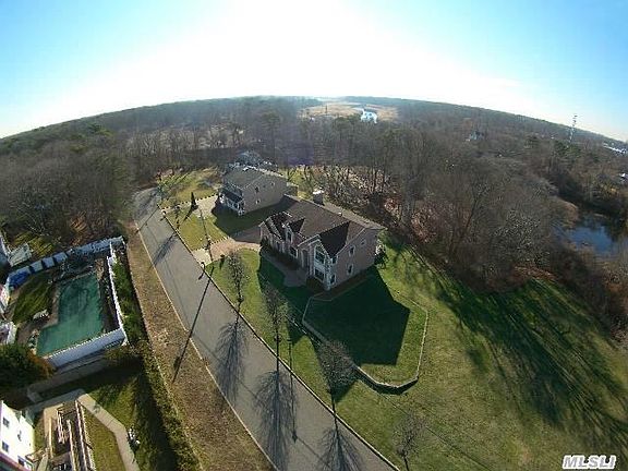 4th image of 10 South St