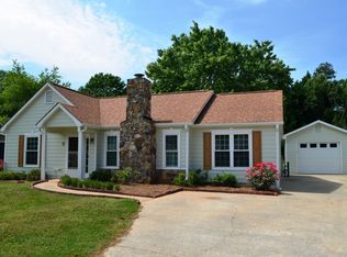 8 Green Ives Ln, Cartersville, GA 30120