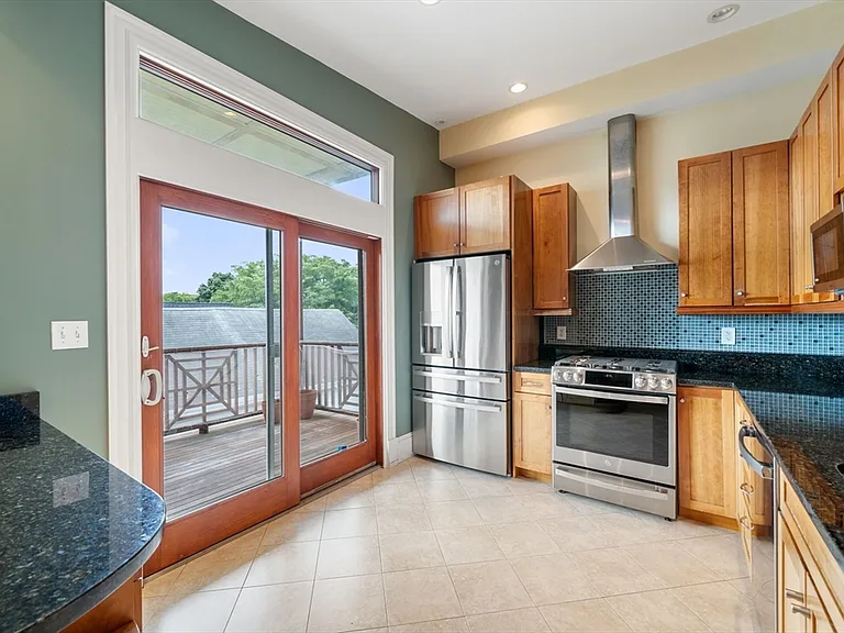 118 Perkins St #3 — Photo 3