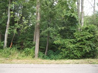 Cedar Head Rd, Sugarloaf, PA 18249