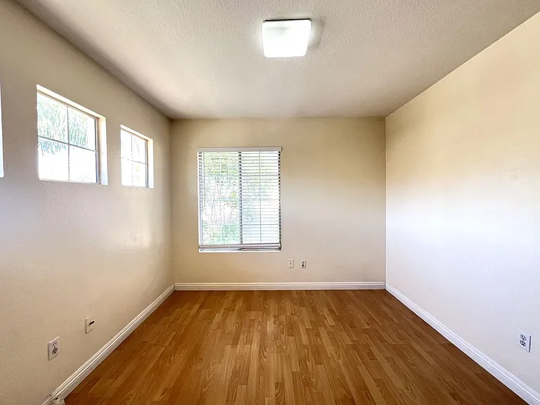 635 Shenandoah Rd — Photo 37