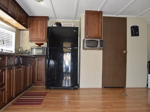 3rd image of 1510 Carlisle Dr
