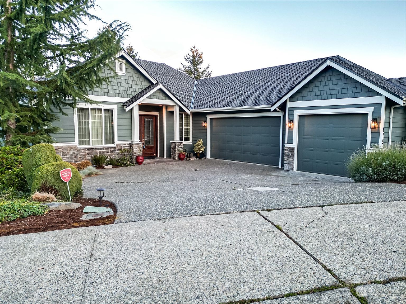 4515 Country Club Drive NE