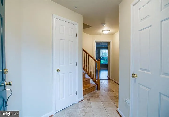 3 bed, 2.5 bath, 1776 sqft, $3,100 — Photo 2