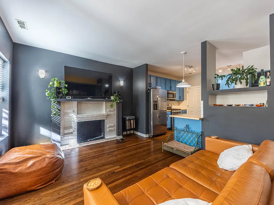 1450 W Arthur Ave #3
