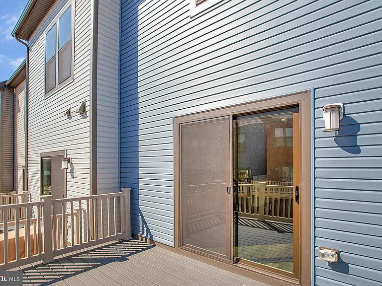 244 Mainstream Dr — Photo 8