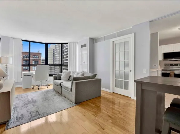 405 N Wabash Ave, Chicago, IL