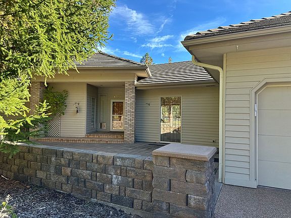 2nd image of 1959 NW Rimrock Dr