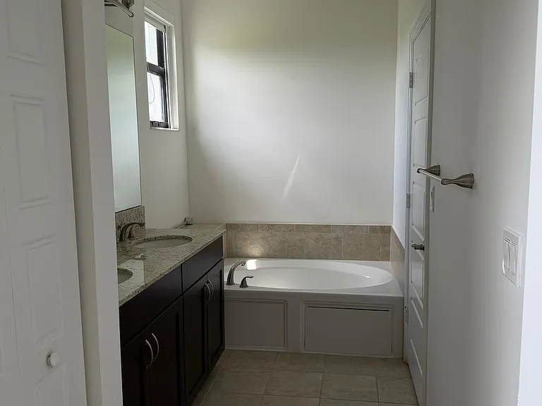 894 NE 191st St — Photo 19