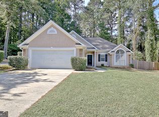 318 Preston Chase Dr, Peachtree City, GA 30269
