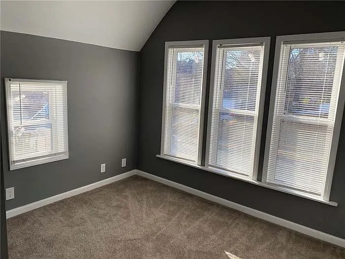 805 Gladstone Ave — Photo 13