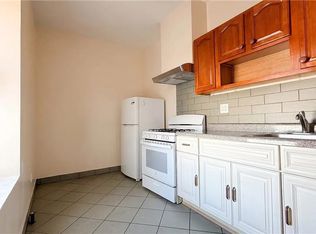 107 Bay 22nd St #4, Brooklyn, NY 11214