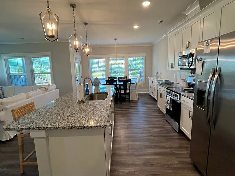 7404 Springwater Dr — Photo 10