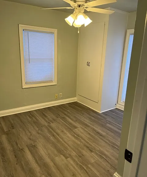 605 Van Buren St — Photo 8
