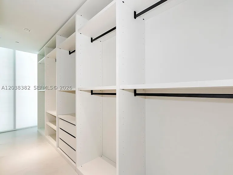 1000 Biscayne Blvd #2002 — Photo 15