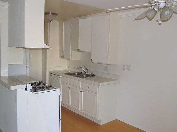 4th image of 1550 S Centinela Ave APT 104