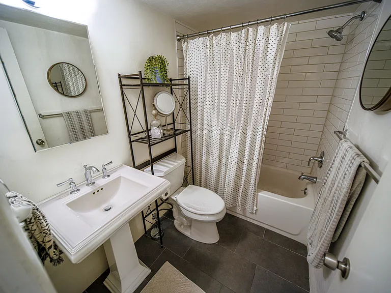 1008 N Corona St #301 — Photo 10