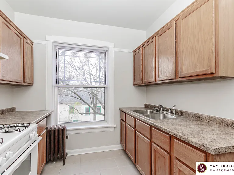 400 N Taylor — Photo 23