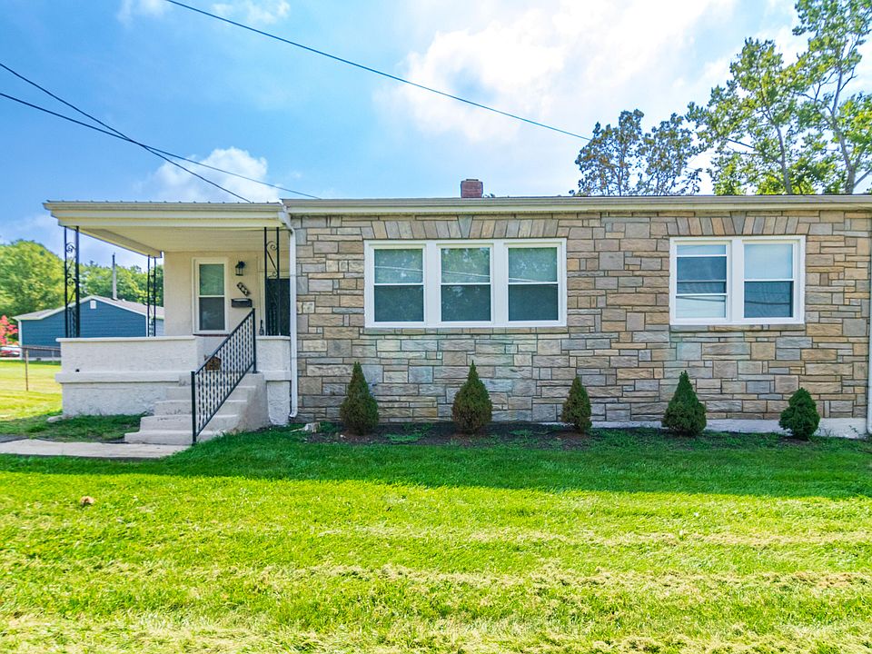 1st image of 207 Lyons Dr