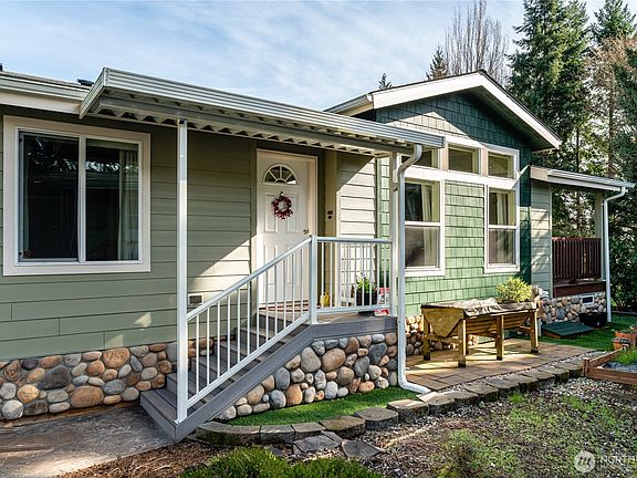 2nd image of 815 124th Street SW