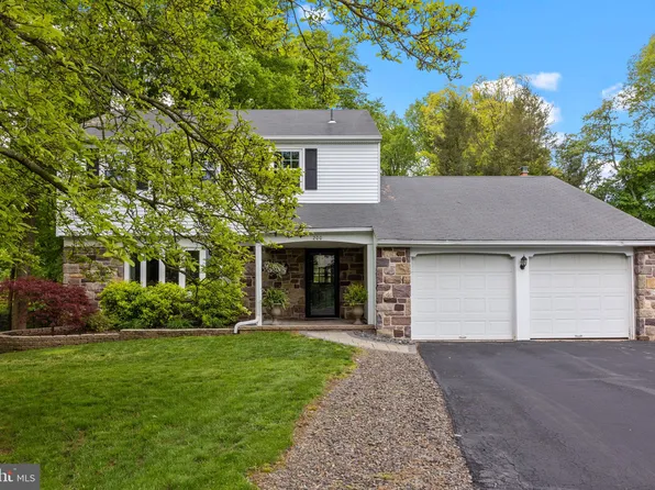 200 Creekwood Dr, Feasterville, PA 19053