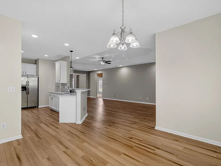 508 Fellers Ct — Photo 2